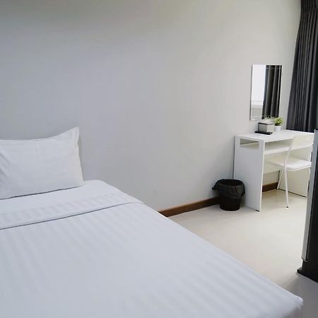 S44Room Банкок Екстериор снимка